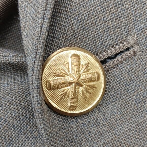 NEW ENGLAND COLLECTION MEN'S VINTAGE (2) BUTTON BLAZER W/GOLD BUTTON ACCENTS - Picture 8 of 15